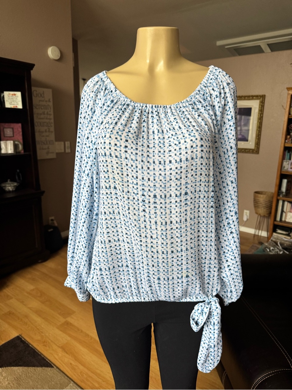 CeCe light blue & white printed scoop neckline blouse-size M